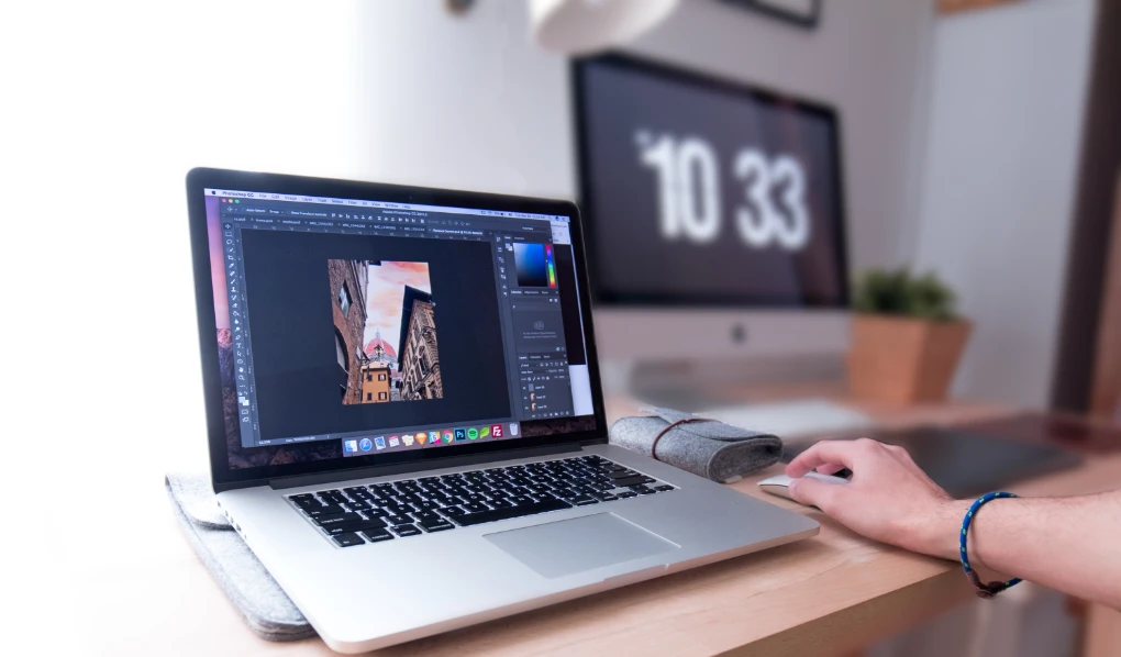 Student working on photoshop