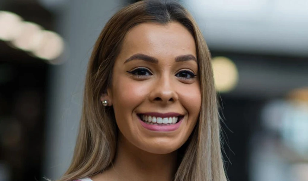 Online student, Cassandra