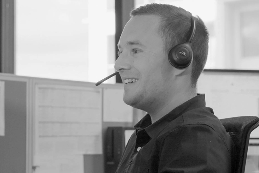 course-consultant-call-bw