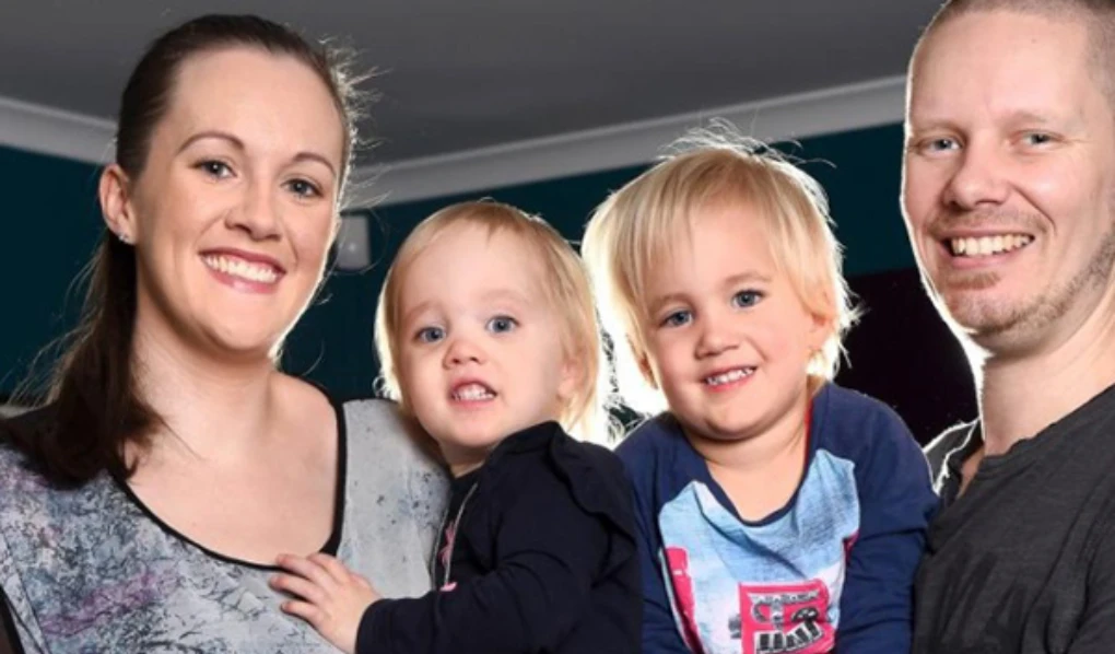 Online student, Renee with her family