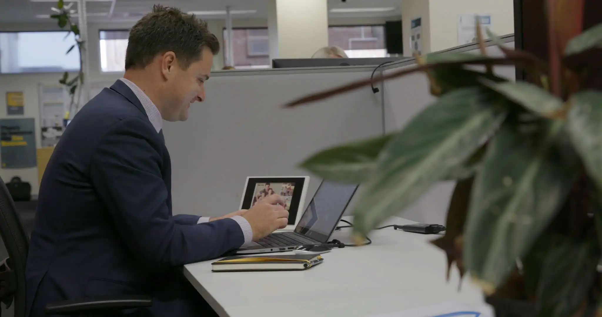 student-studying-at-office